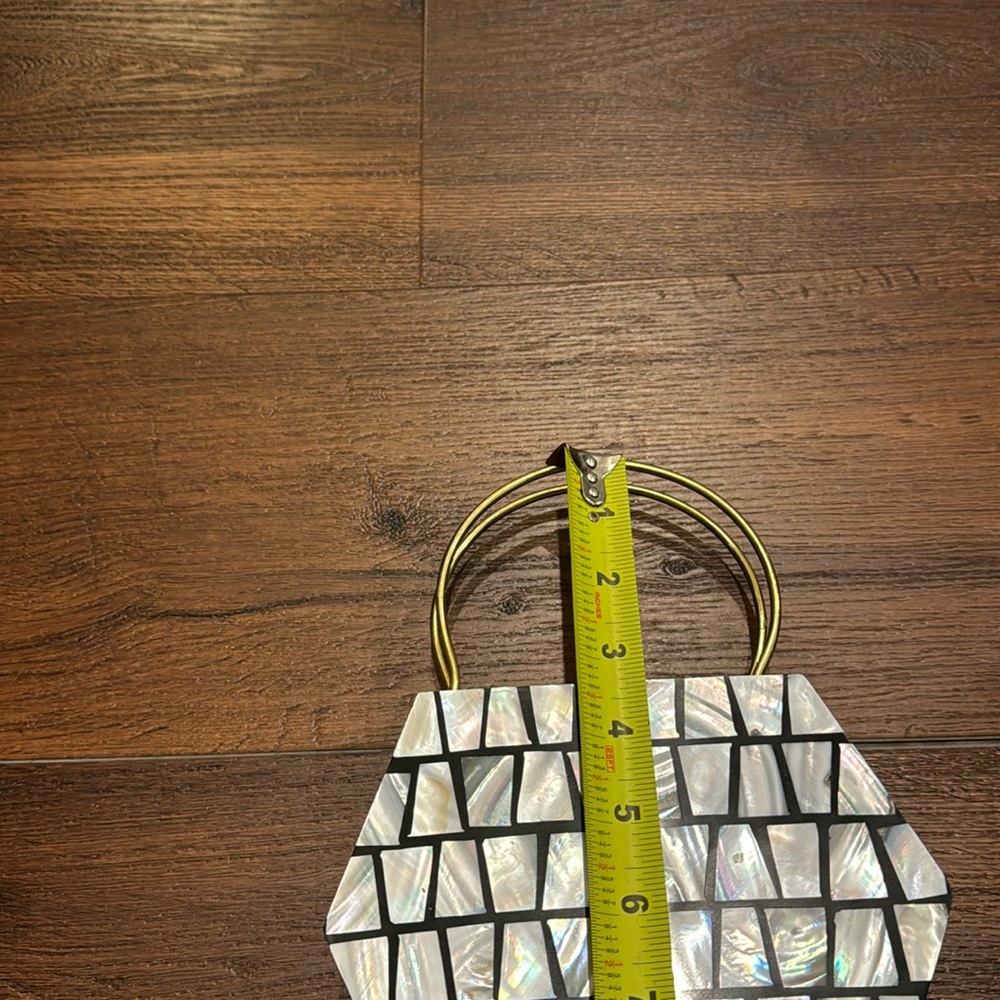 Ramla Mosaic Handmade Moroccan mother pearl Handbag w/ gold color chain/handle. - Picture 7 of 10
